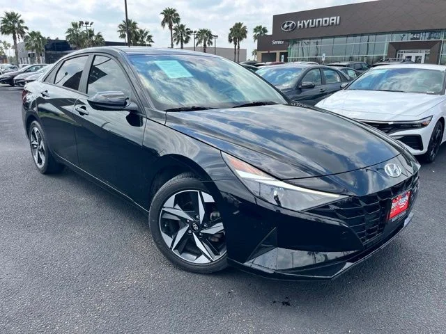 Used 2023 Black Hyundai SEL image 1