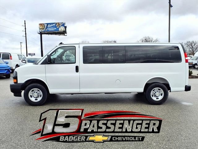 2025 Chevrolet Express 3500 LS Extended's photo