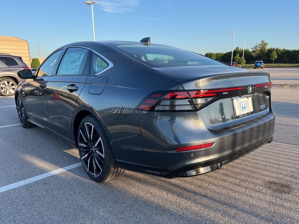 New 2026 Meteorite Gray Metallic Honda Touring image 4