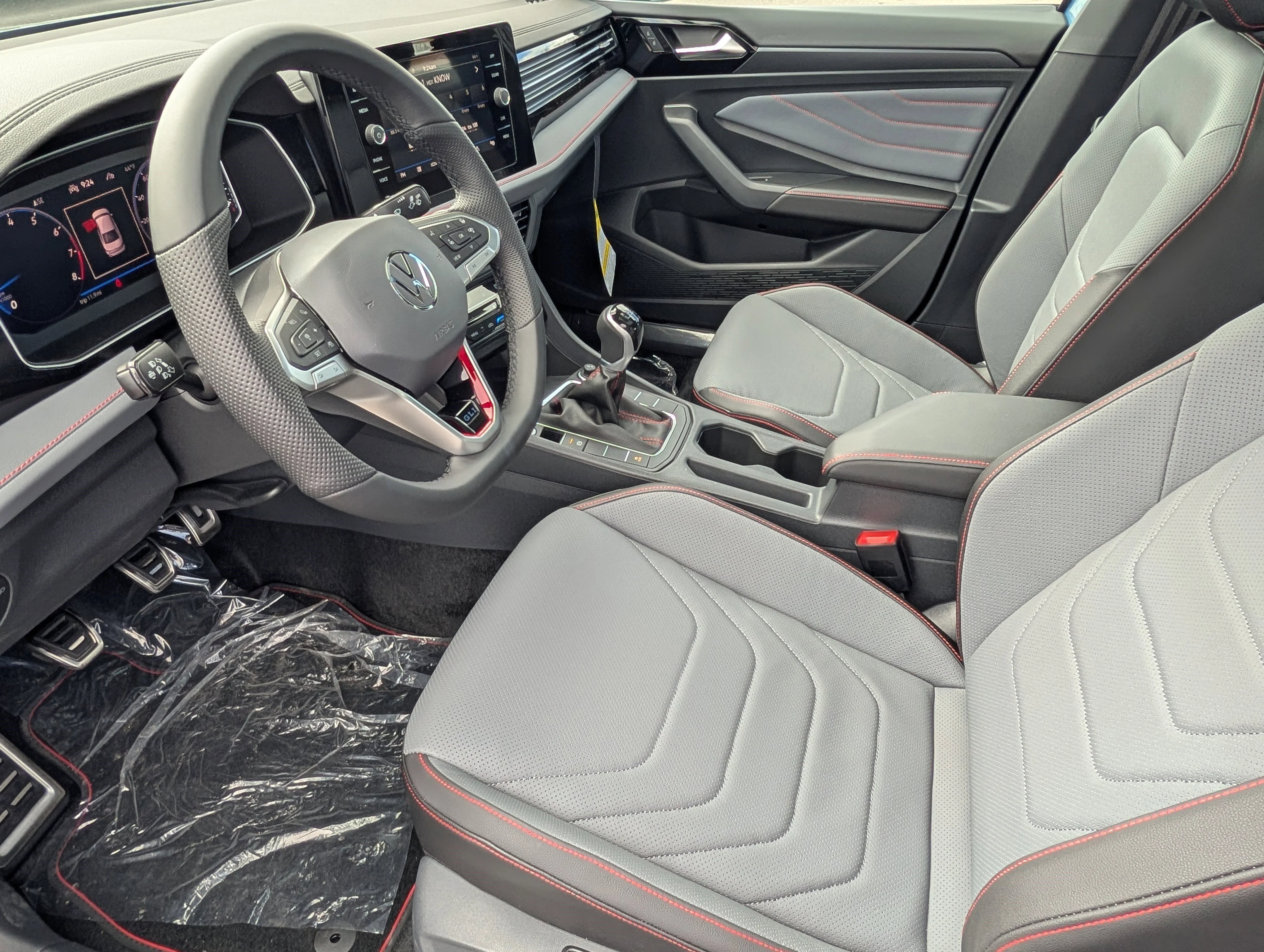 New 2026 Pure White w/Deep Black Roof Volkswagen Autobahn image 4