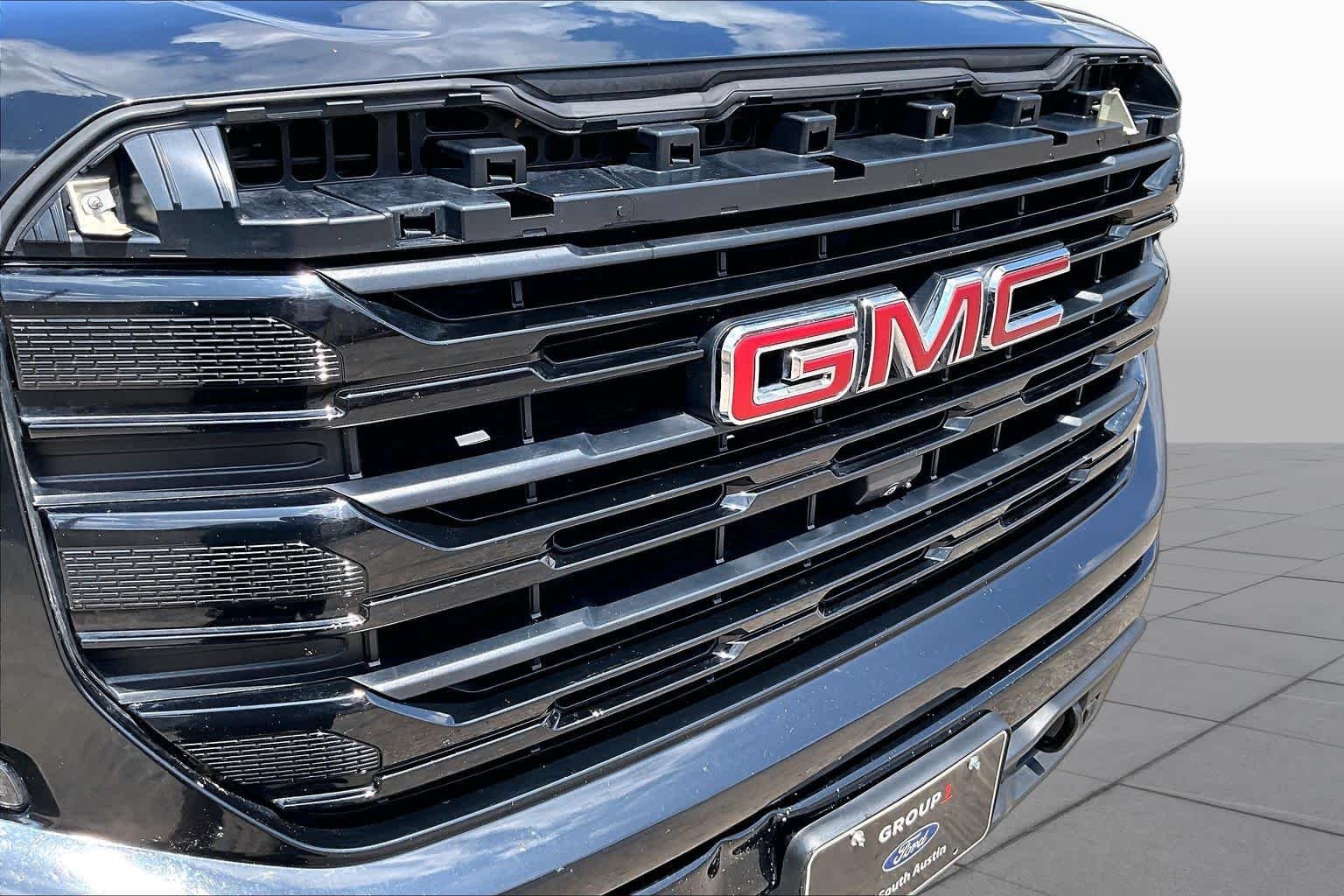 Used 2022 Onyx Black GMC Elevation image 30