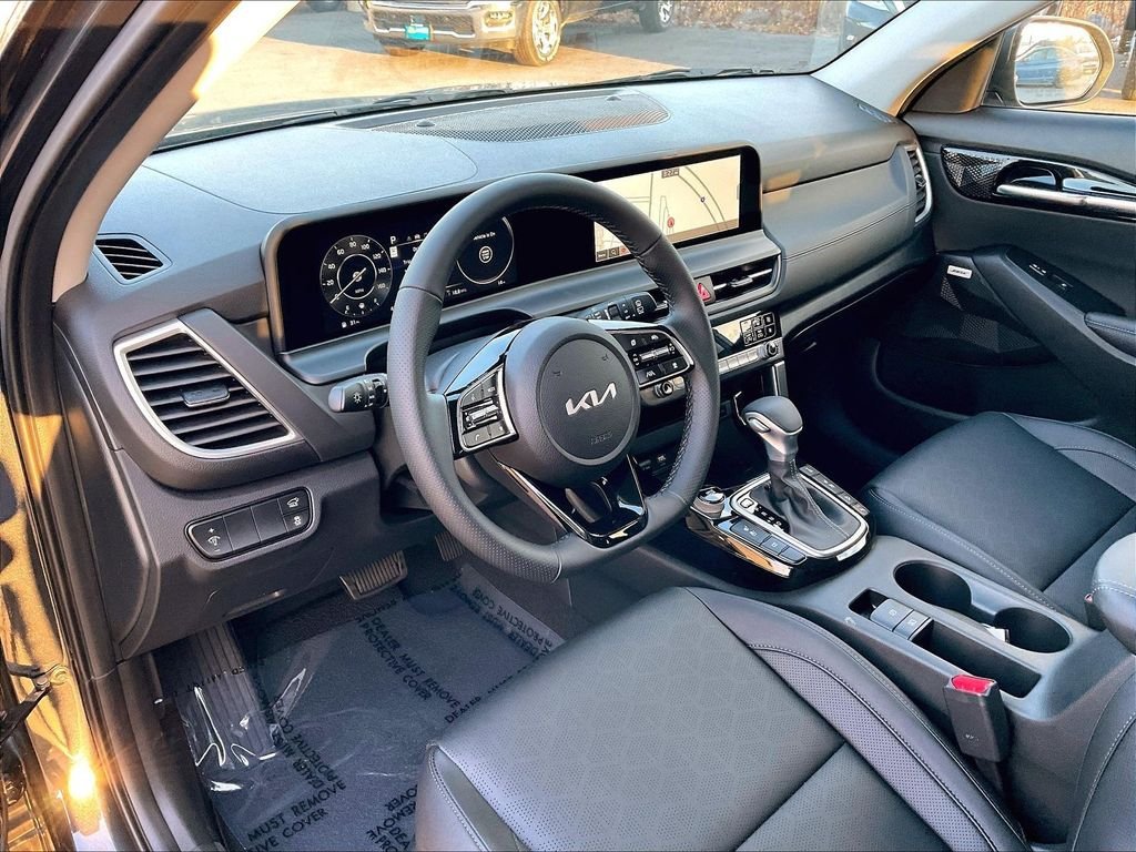 Used 2026 Gravity Gray Kia SX image 9