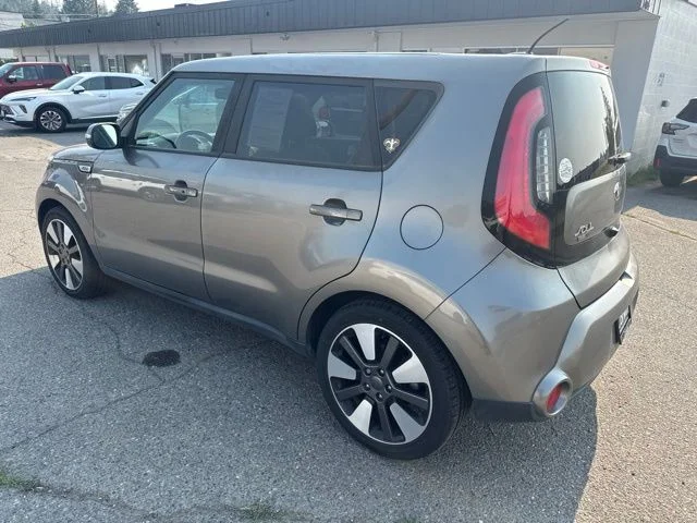 Used 2016 Titanium Gray Kia Exclaim image 10