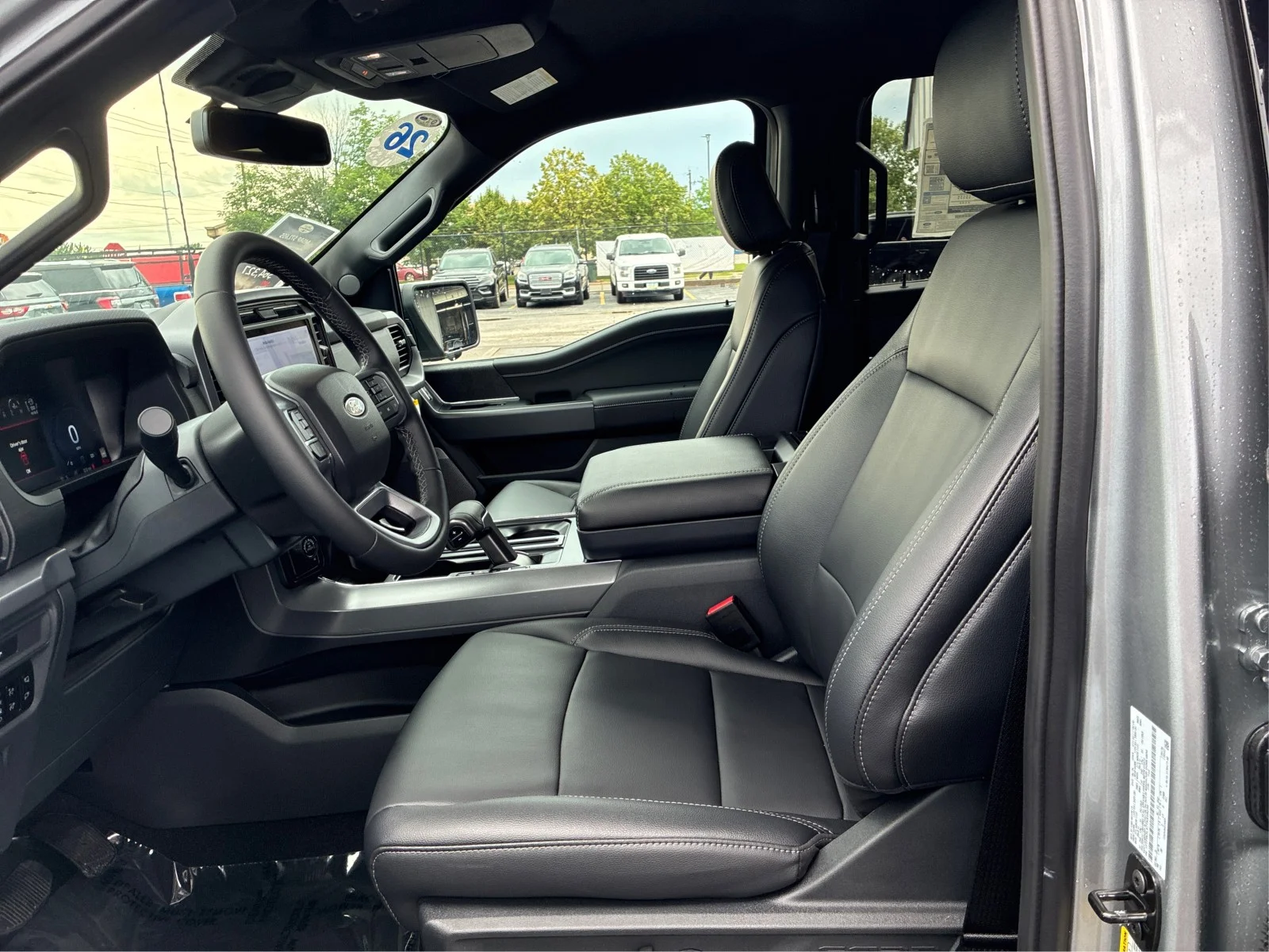 New 2026 Iconic Silver Metallic Ford XLT image 9