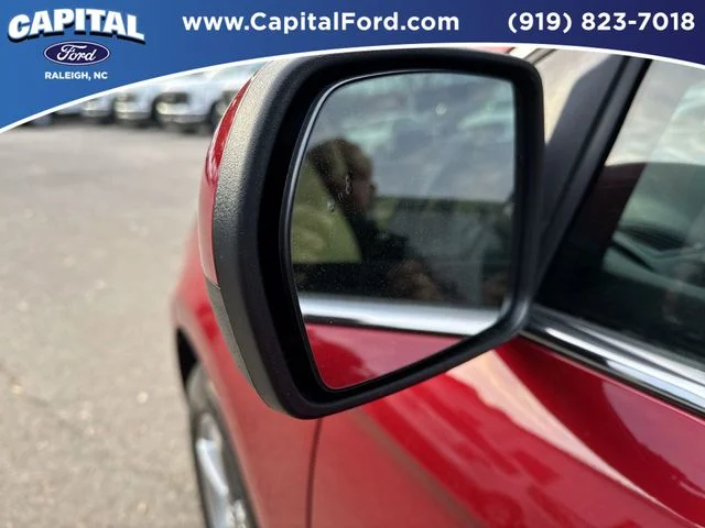 Used 2022 Red Ford SEL image 14