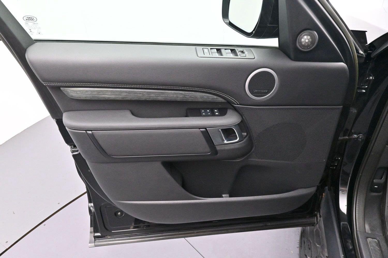 Used 2023 Black Land Rover S R-Dynamic image 14