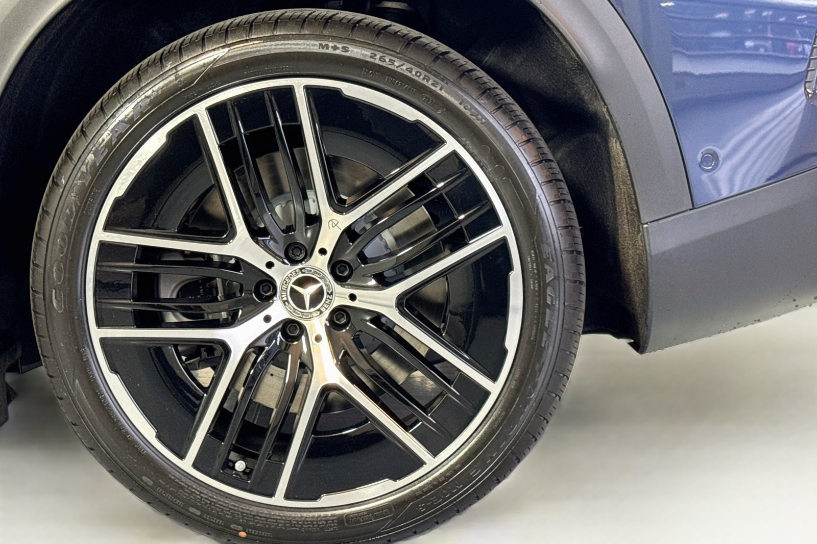 New 2027 Twilight Blue Metallic Mercedes-Benz EQE 320 image 28