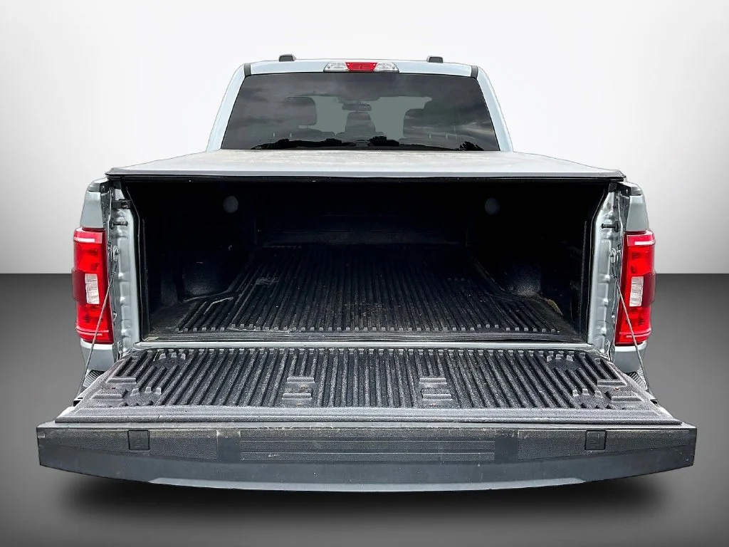 Used 2023 Silver Ford XLT image 7