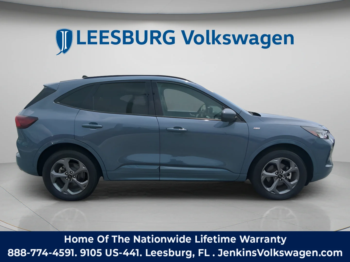 Used 2023 Blue Metallic Ford ST-Line Select image 9