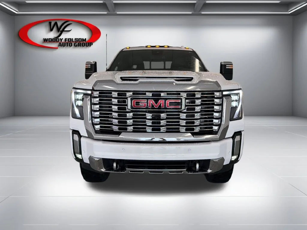Used 2025 White GMC Denali image 2