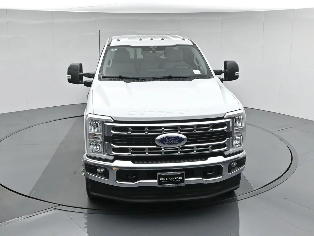 New 2026 Oxford White Ford XL image 33