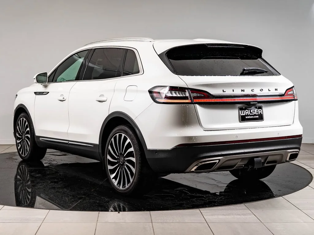Used 2023 Pristine White Metallic Tri-Coat Lincoln Black Label image 6