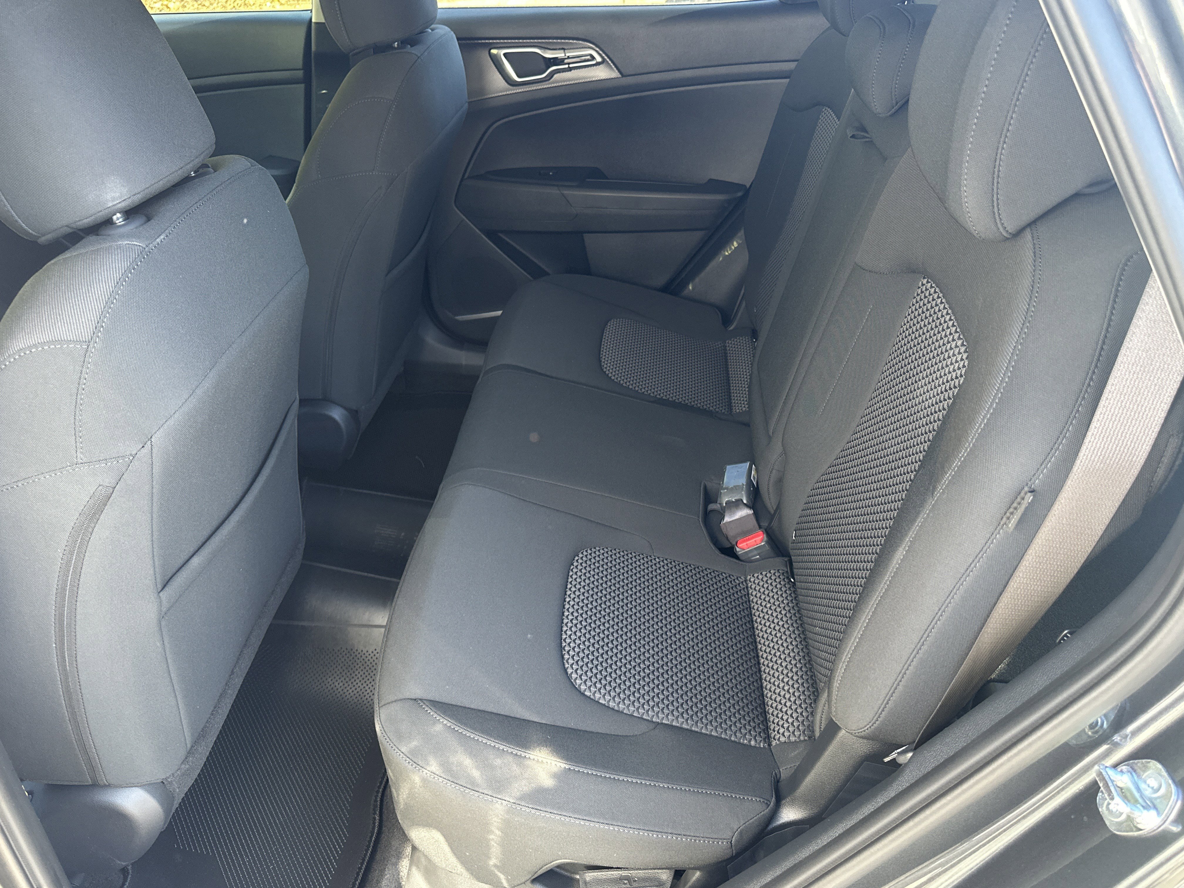 2025 Kia Sportage LX Hybrid - Photo 18