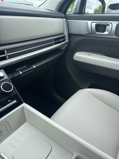 Used 2024 Silver Hyundai SEL image 23