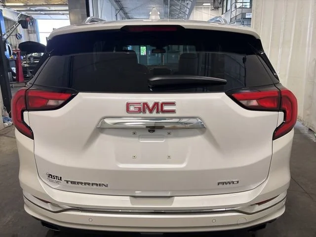 Used 2020 WHITE FROST TRICOAT GMC Denali image 5