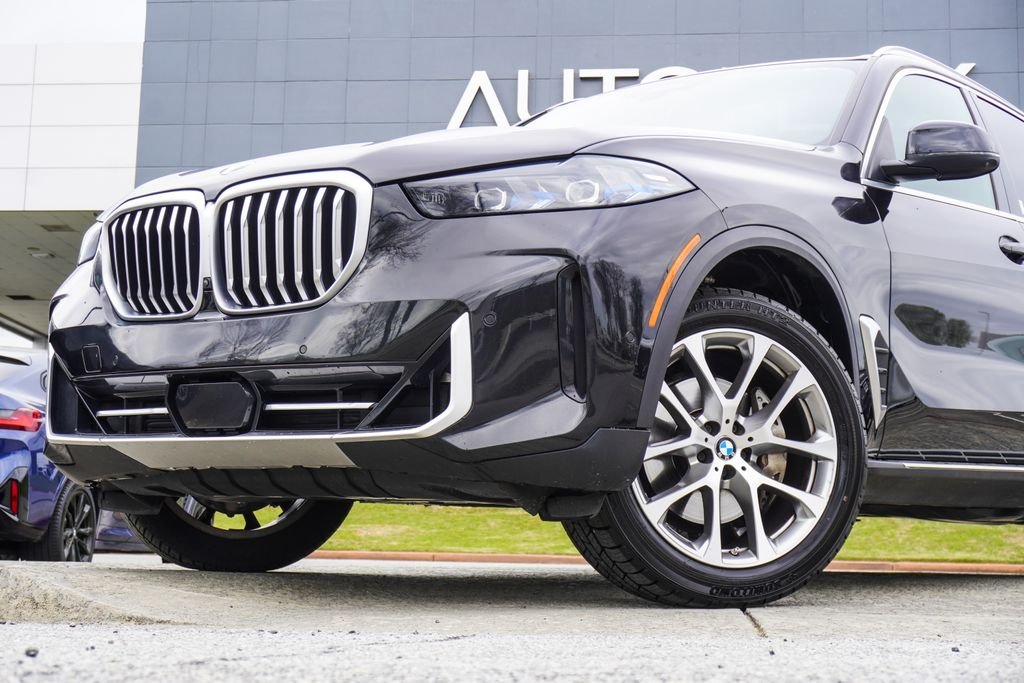 Used 2024 Black BMW xDrive40i image 2