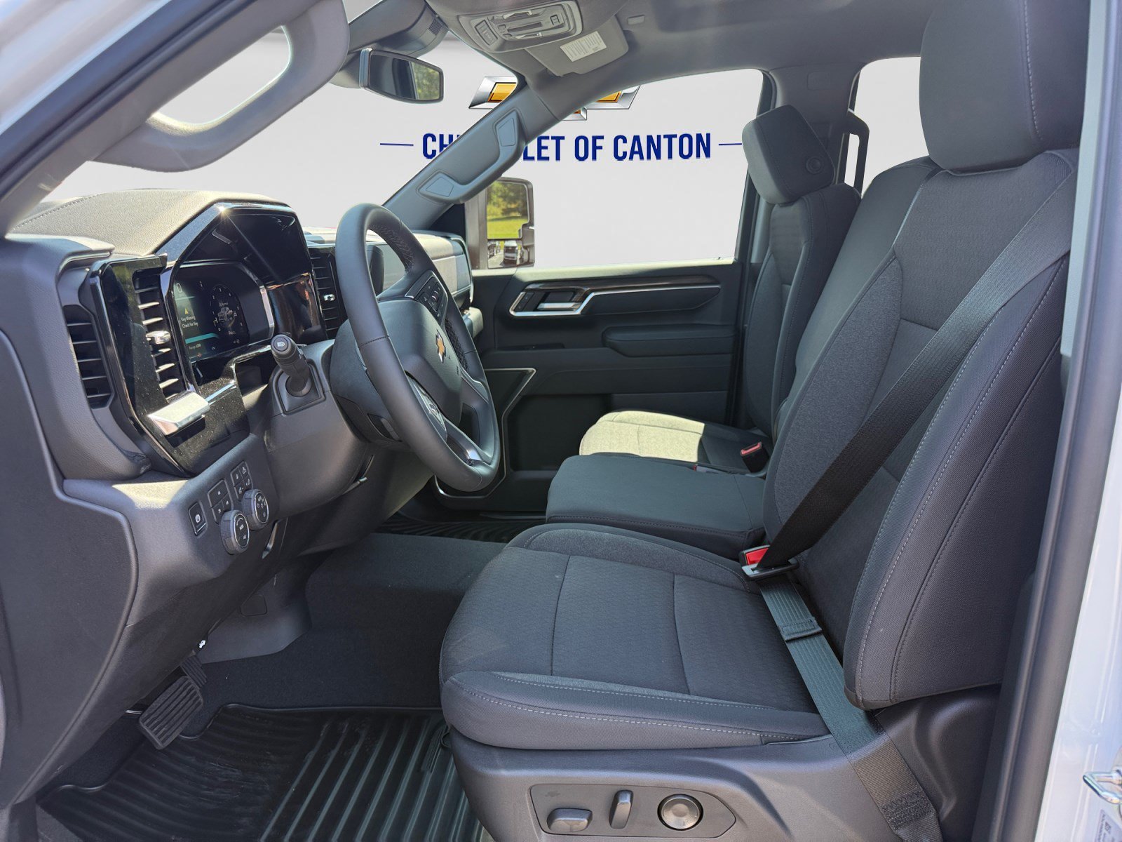 2026 Chevrolet Silverado 3500 HD LT - Photo 9