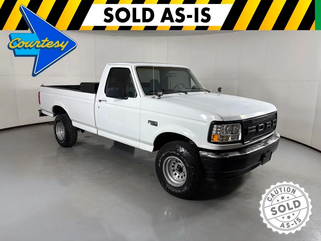 Used 1995  Ford XL image 1