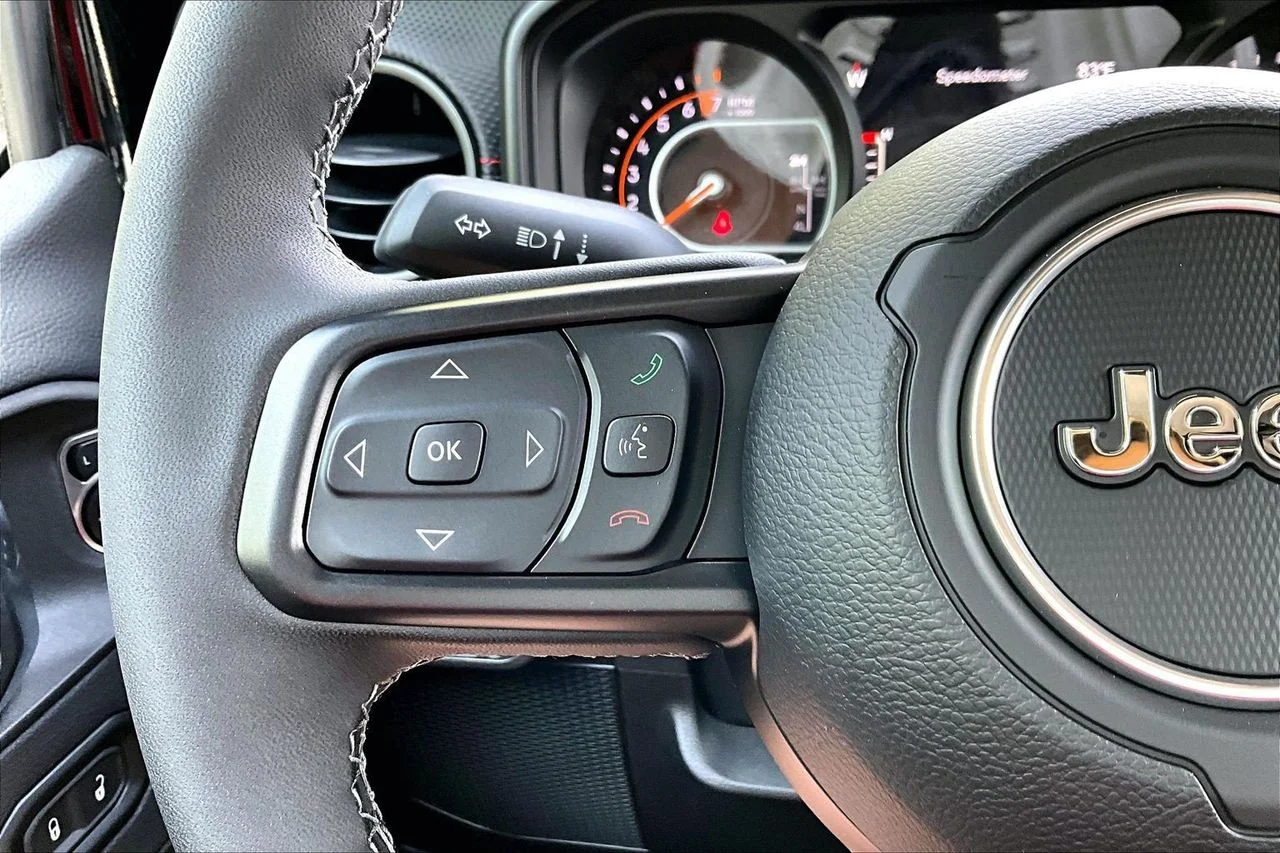 New 2026 Black Clearcoat Jeep Rubicon X image 24