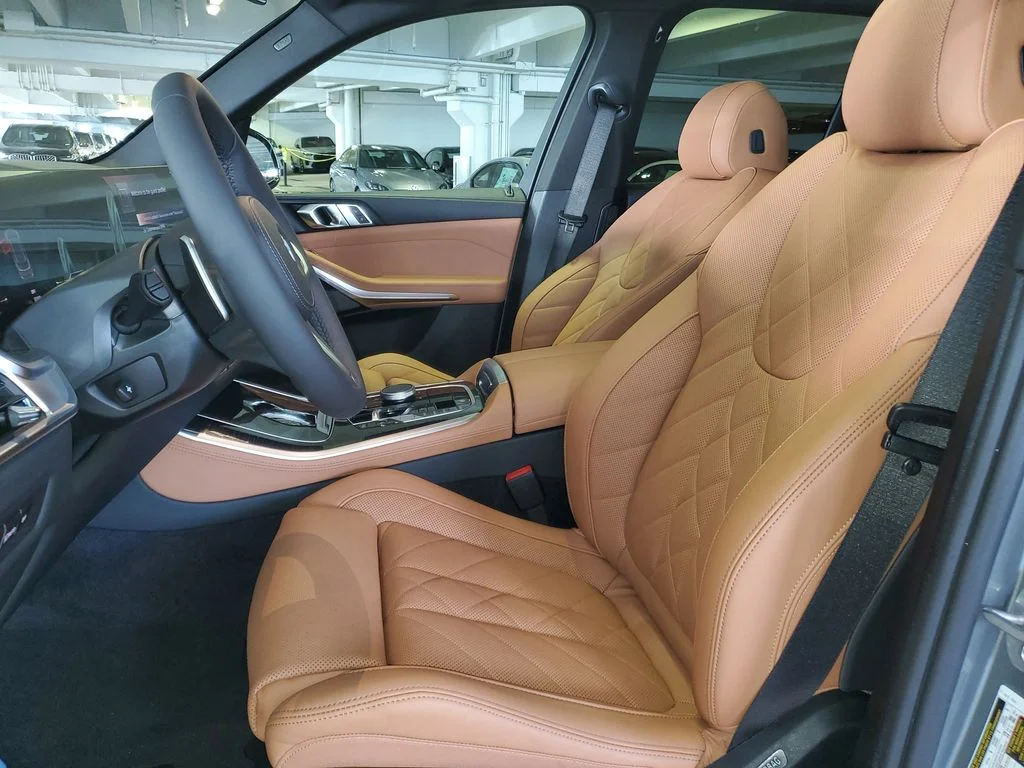 New 2026 Skyscraper Grey Metallic BMW sDrive40i image 16