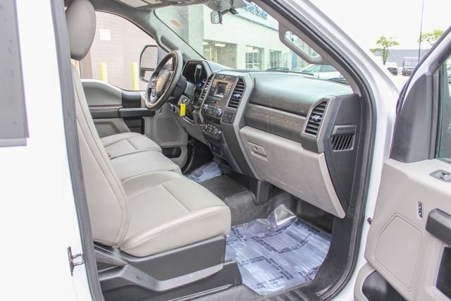 Used 2019 White Ford XL image 18