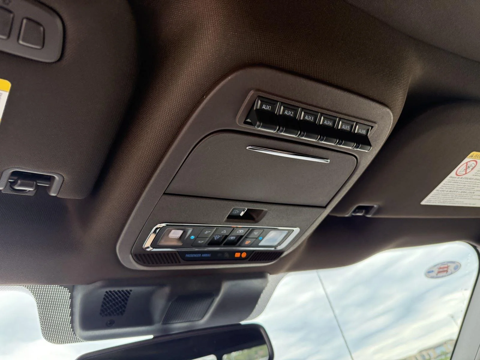 New 2026 Glacier Gray Metallic Tri-Coat Ford F-250® King Ranch® image 24