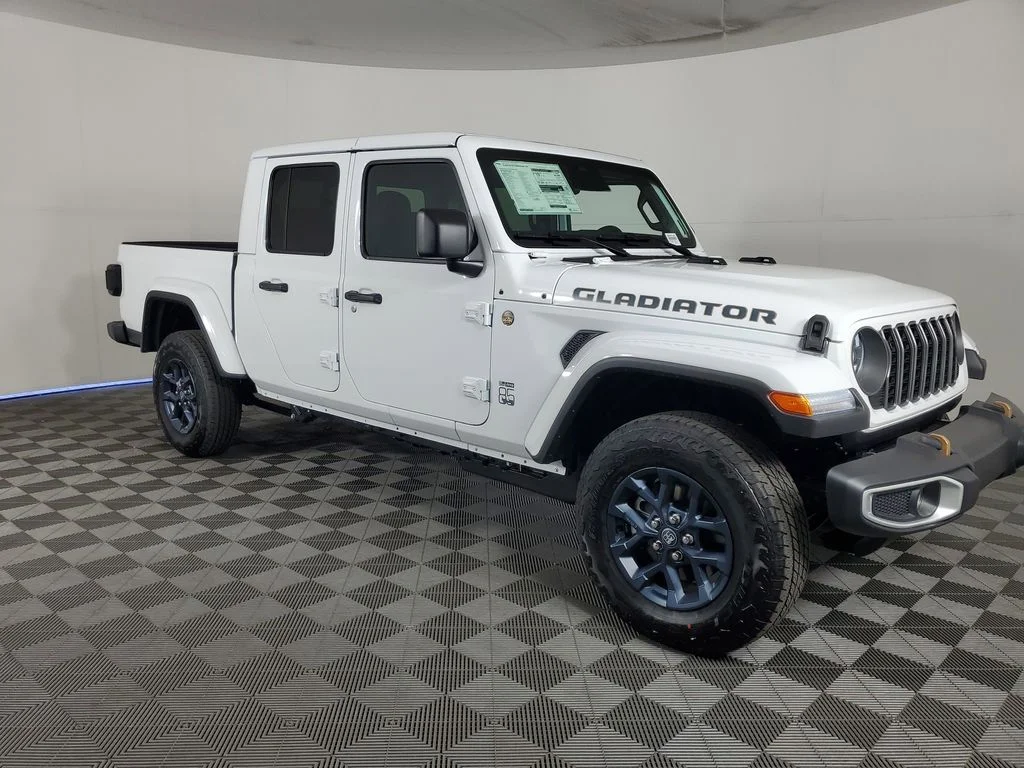 New 2026 Bright White Clear-Coat Exterior Paint Jeep 85th Anniversary Edition image 2