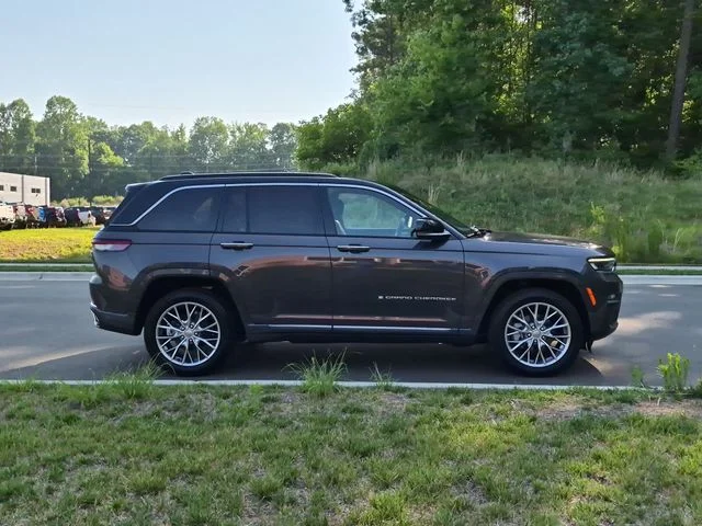 Used 2025 Gray Jeep Summit image 14