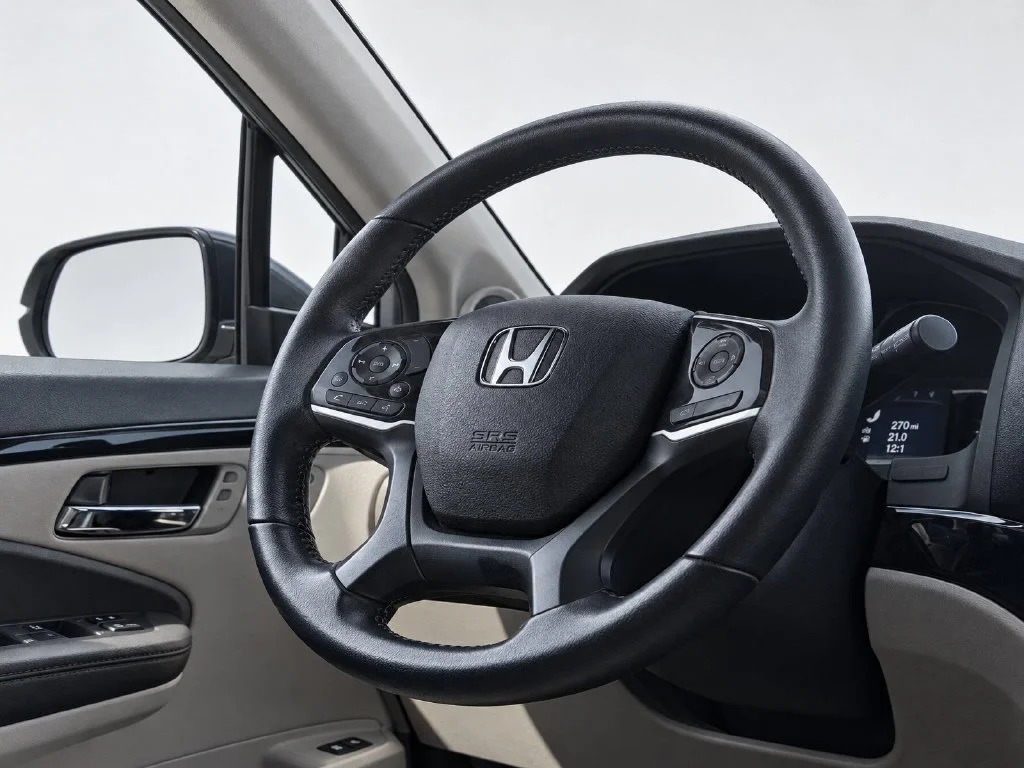 Certified Used 2021 White Honda Touring image 37