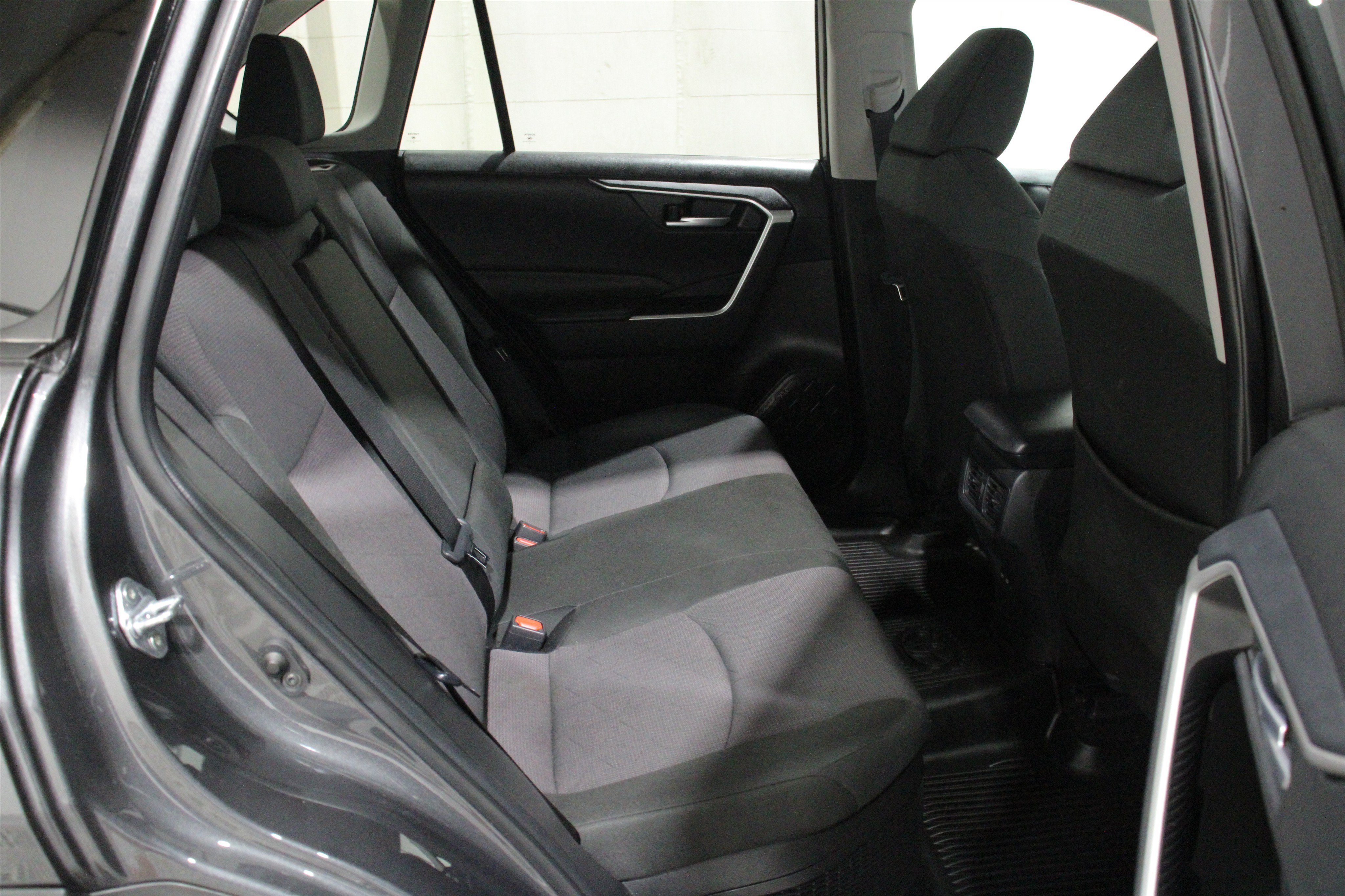 Used 2025 Magnetic Gray Metallic Toyota Hybrid XLE image 26