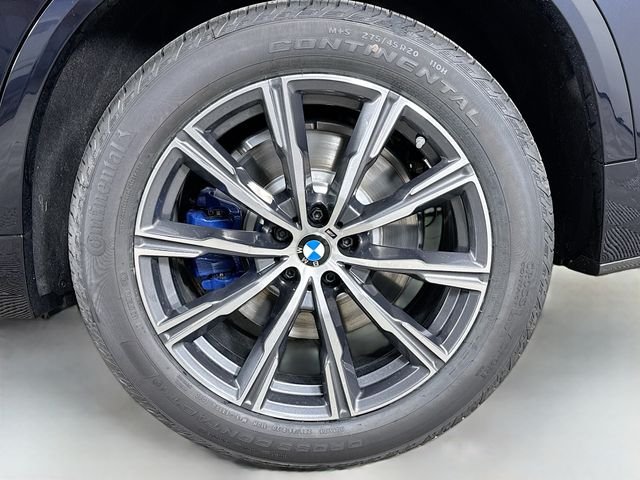 Used 2026 Carbon Black Metallic BMW xDrive50e image 32