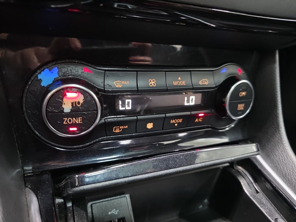 Used 2017 Liquid Copper INFINITI Premium image 23