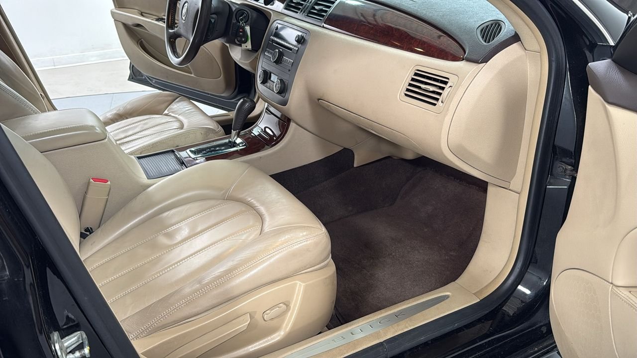 Used 2007 Black Buick CXL image 18