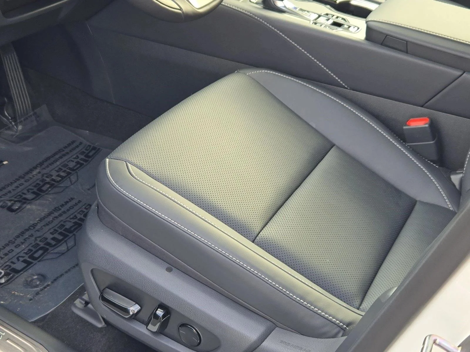 New 2026 Eminent White Pearl Lexus RX 450h+ PREMIUM AWD image 4