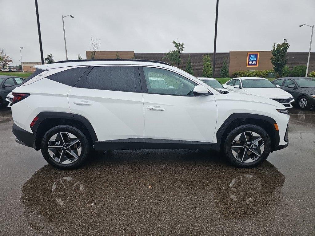 New 2026 White Hyundai SEL AWD image 6