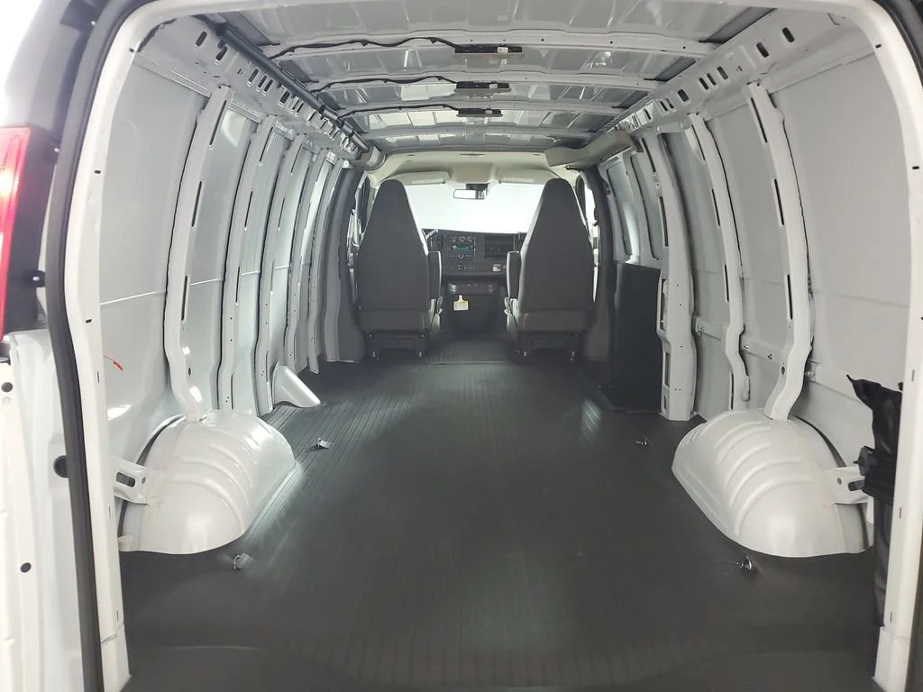 2025 Chevrolet Express Cargo Work Van - Photo 31