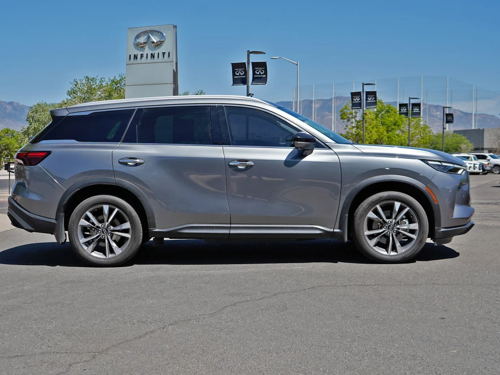 Used 2023 Graphite Shadow INFINITI ESSENTIAL image 12