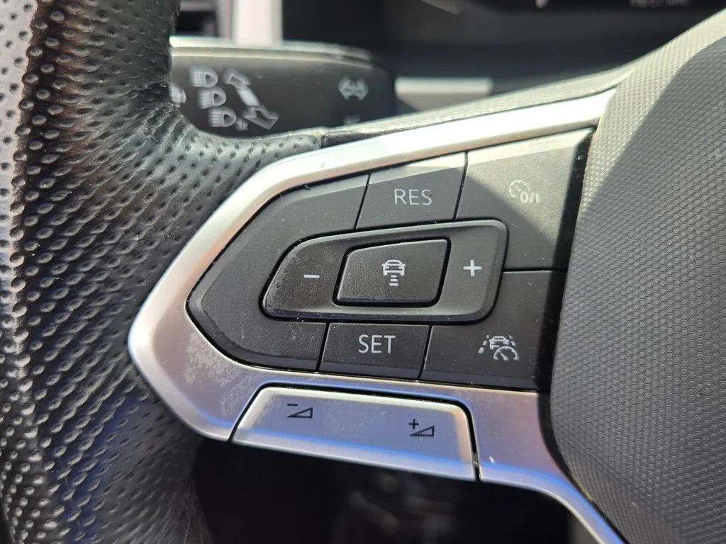 Used 2023 Black Volkswagen 3.6L V6 SEL R-Line image 26