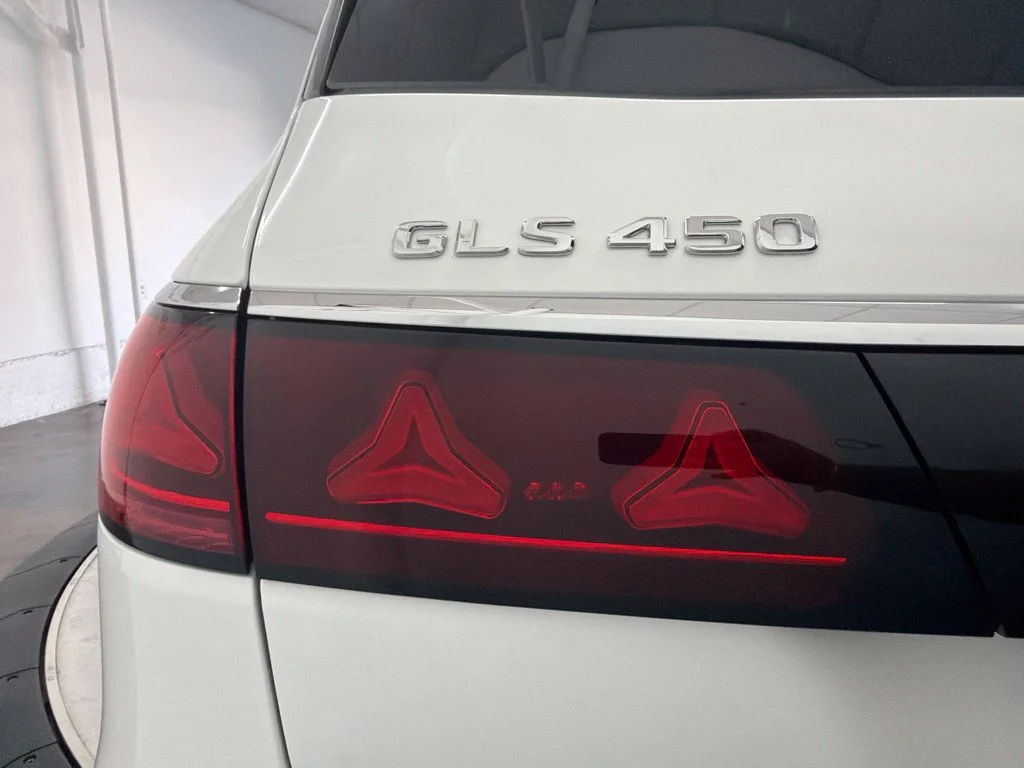 New 2027 White Mercedes-Benz GLS 450 image 11