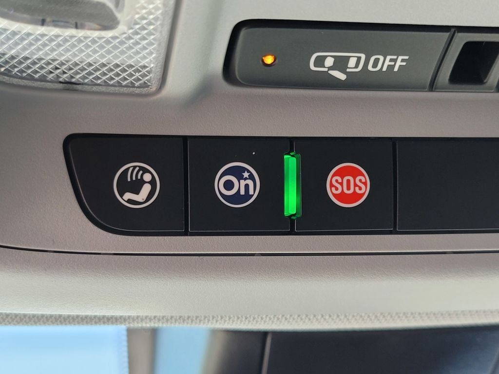 Used 2021 Silver Chevrolet LT image 17