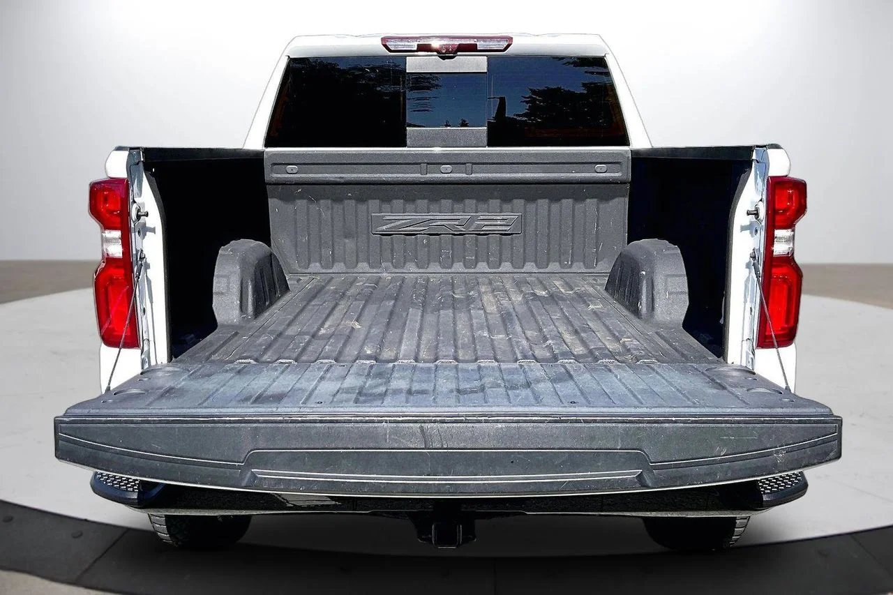 Used 2022 White Chevrolet ZR2 image 25