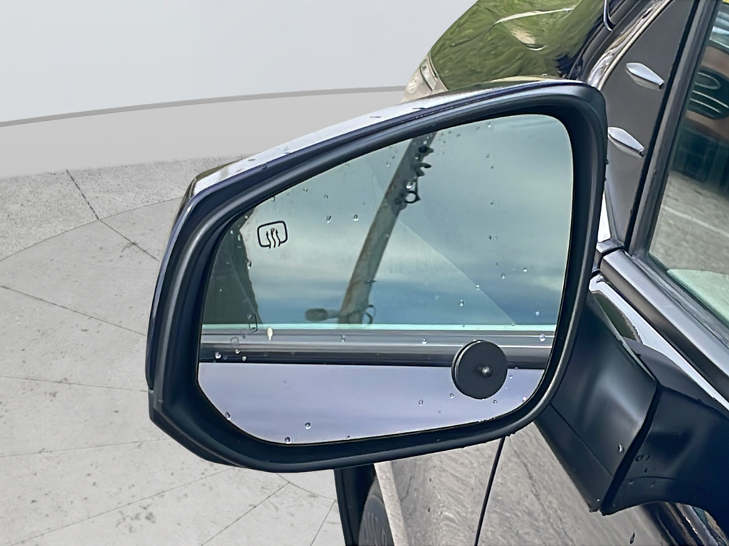Used 2022  Toyota XLE image 42