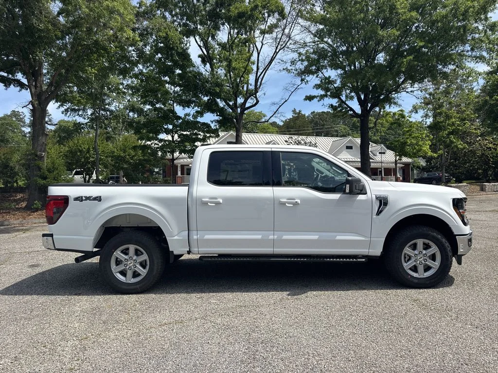 New 2026 White Ford XLT image 8