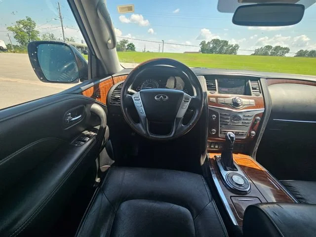 Used 2019 White INFINITI LUXE image 13
