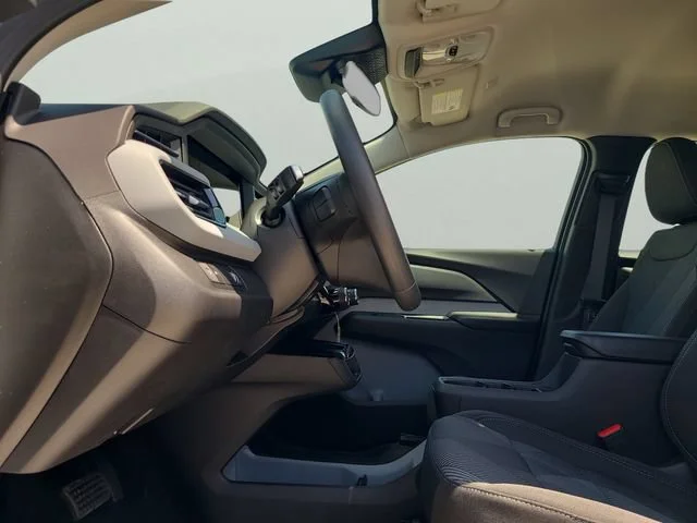 New 2027 Summit White Chevrolet LT image 20