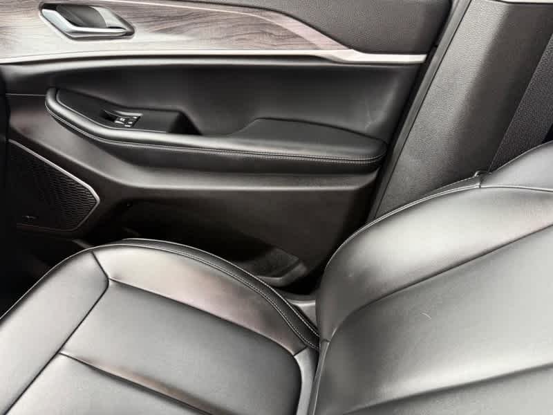 Used 2023 Baltic Gray Metallic Clearcoat Jeep  image 23