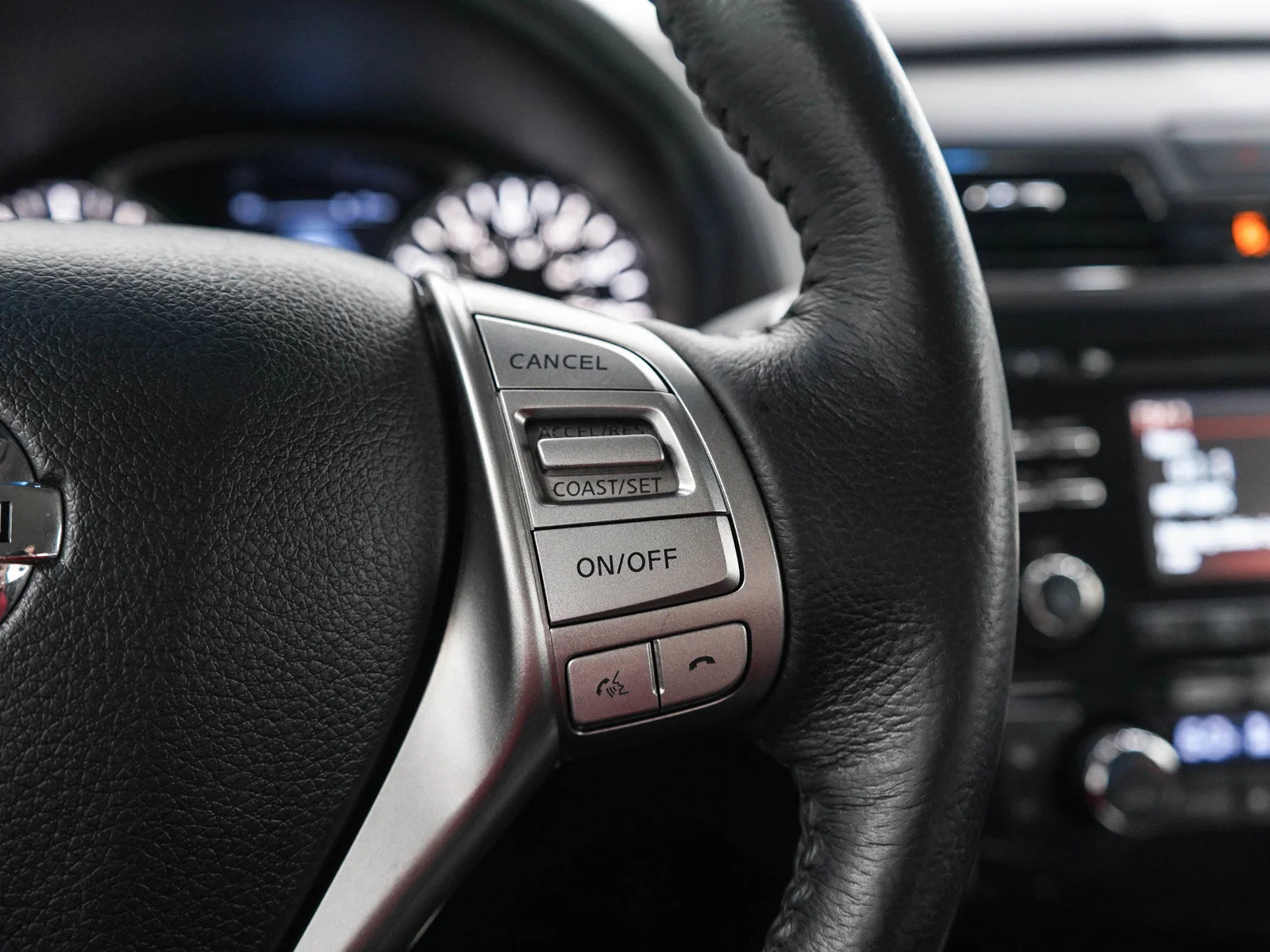 Used 2015 Gun Metallic Nissan 2.5 image 25