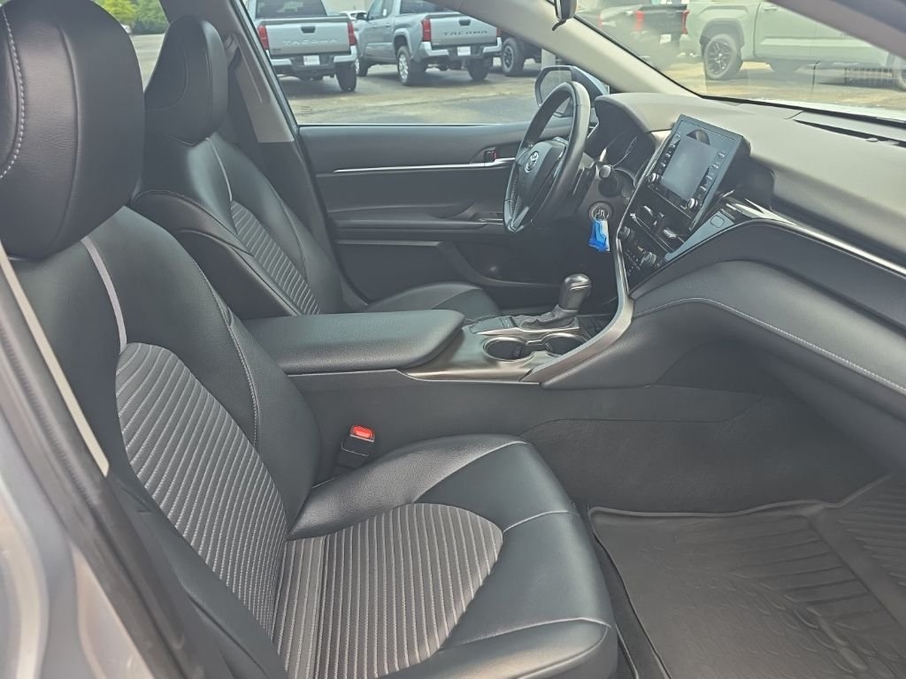 Certified Used 2022 Silver Toyota SE image 9