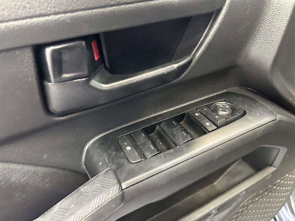Used 2025  Toyota SR5 image 18