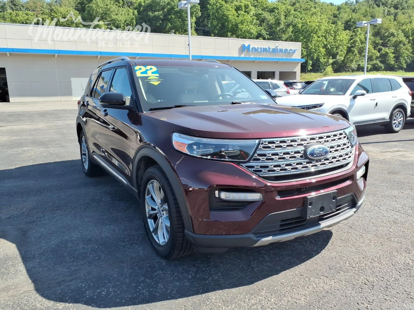 Used 2022 Burgundy Velvet Metallic Tinted Clearcoat Ford Limited image 1